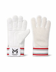 Manger wicketkeeping inners shown on a mannequin, designed for cricket wicketkeepers to enhance comfort and performance.